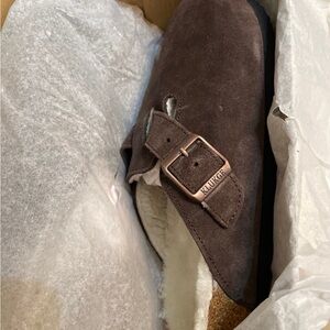 Source Unknown Brown Suede Loafers